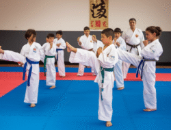 Teknik Dasar Bela Diri Karate dan Manfaatnya bagi Anak-anak